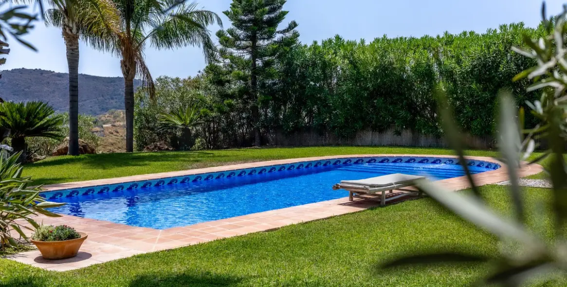 Продажа  отдельно стоящей виллы в Alhaurín el Grande 31