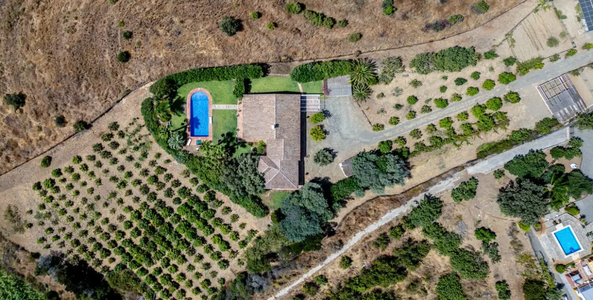 Продажа  отдельно стоящей виллы в Alhaurín el Grande 44