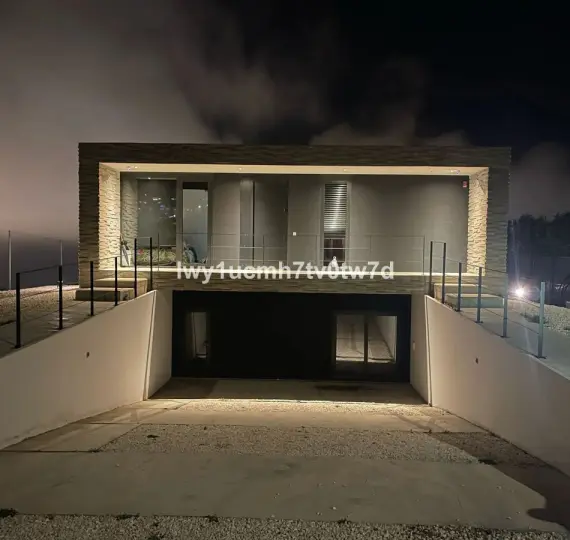 Sale of detached villa in Benalmadena