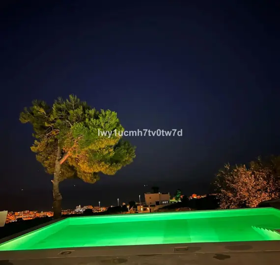 Sale of detached villa in Benalmadena