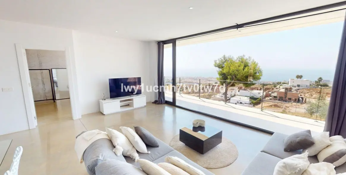 Sale of detached villa in Benalmadena 16