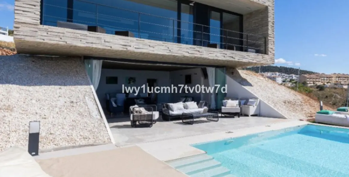 Sale of detached villa in Benalmadena 7
