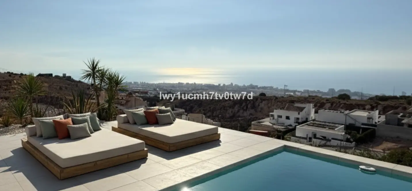 Sale of detached villa in Benalmadena 3