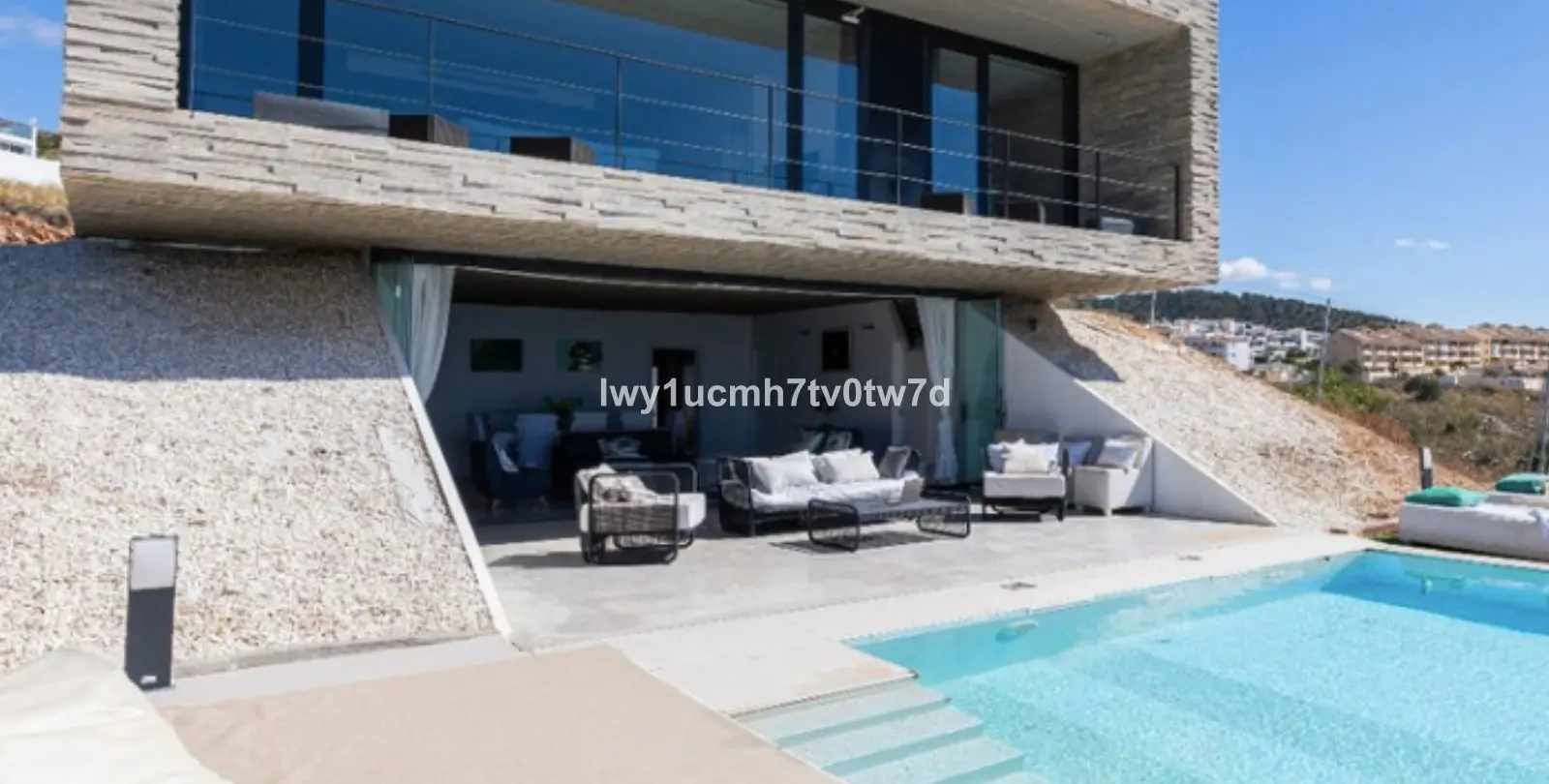 Продажа  отдельно стоящей виллы в Benalmadena 7