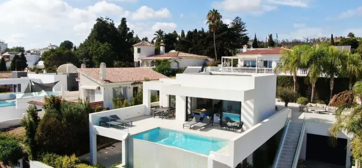 Продажа  отдельно стоящей виллы в La Cala de Mijas 1