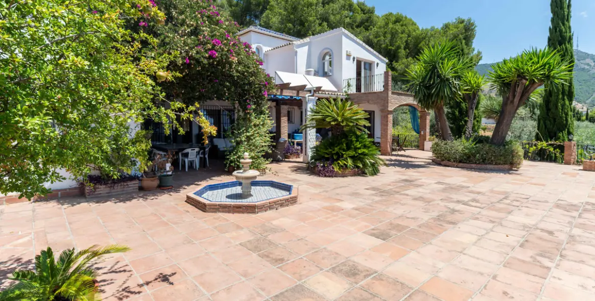 Sale of detached villa in Mijas 10