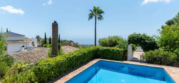 Sale of detached villa in Mijas 1