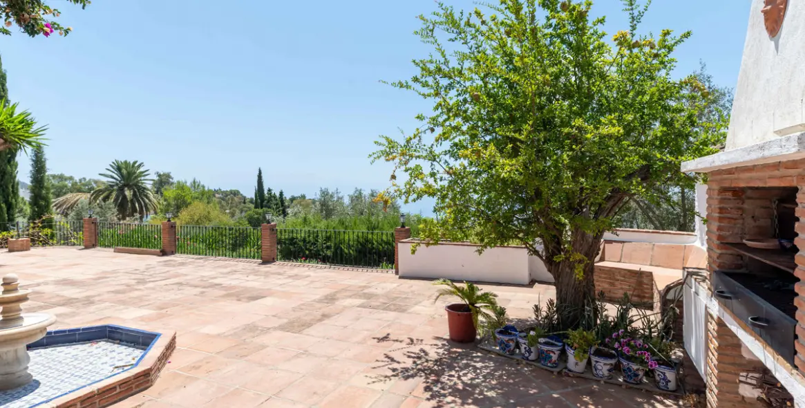 Продажа  отдельно стоящей виллы в Mijas 12