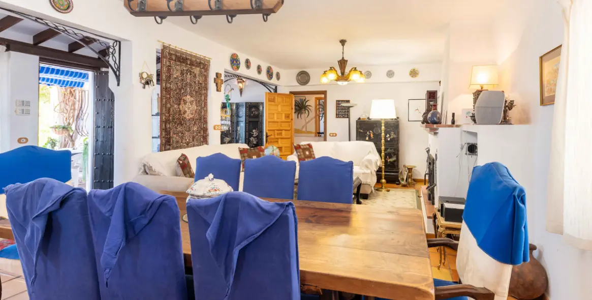 Продажа  отдельно стоящей виллы в Mijas 24