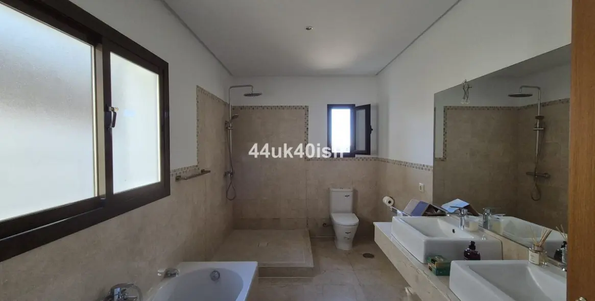 Sale of detached villa in Valtocado 17