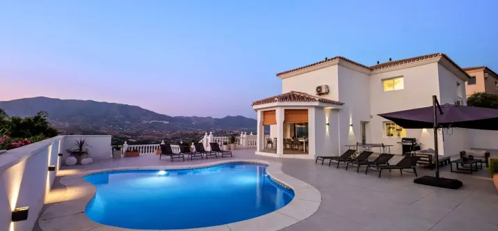 Venta de villa independiente en Cerros del Aguila 0