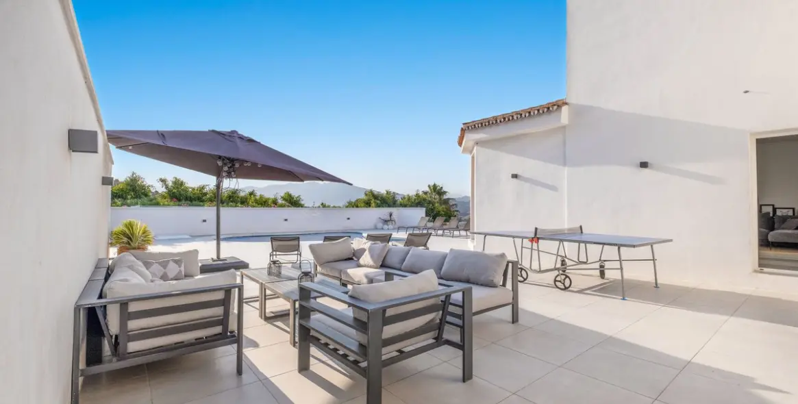 Sale of detached villa in Cerros del Aguila 2