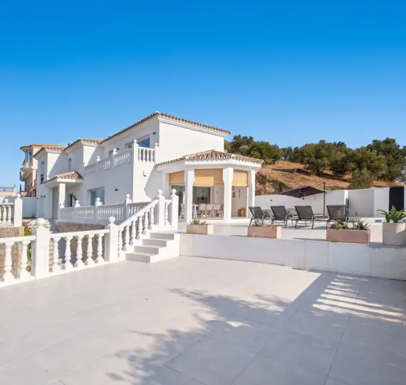 Venta de villa independiente en Cerros del Aguila