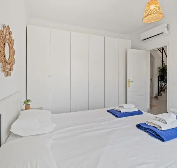 Venta de villa independiente en Cerros del Aguila