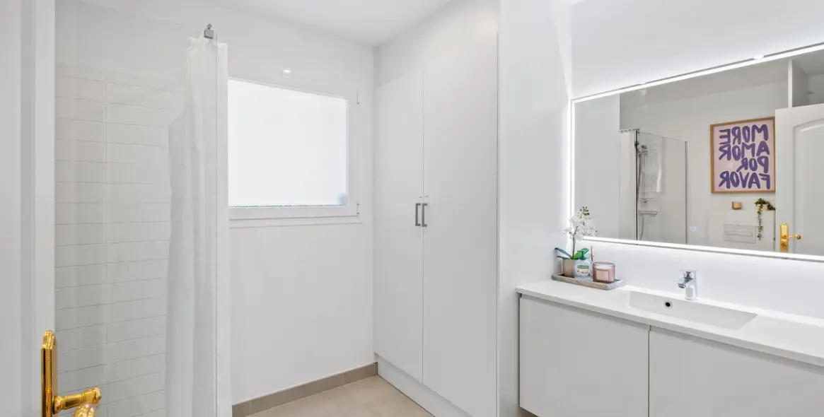 Sale of detached villa in Cerros del Aguila 7