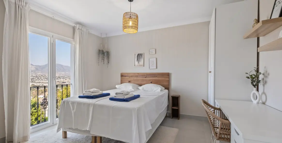 Sale of detached villa in Cerros del Aguila 12