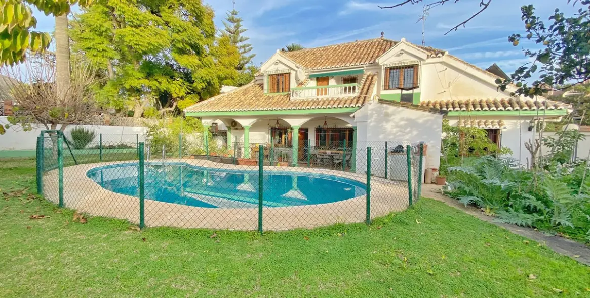 Продажа  отдельно стоящей виллы в Marbella 1