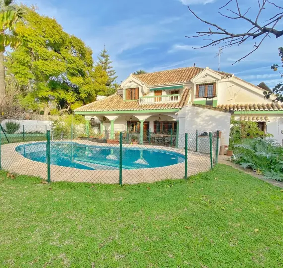 Продажа  отдельно стоящей виллы в Marbella