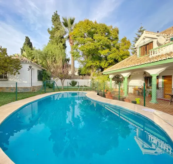 Продажа  отдельно стоящей виллы в Marbella