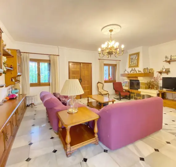 Продажа  отдельно стоящей виллы в Marbella