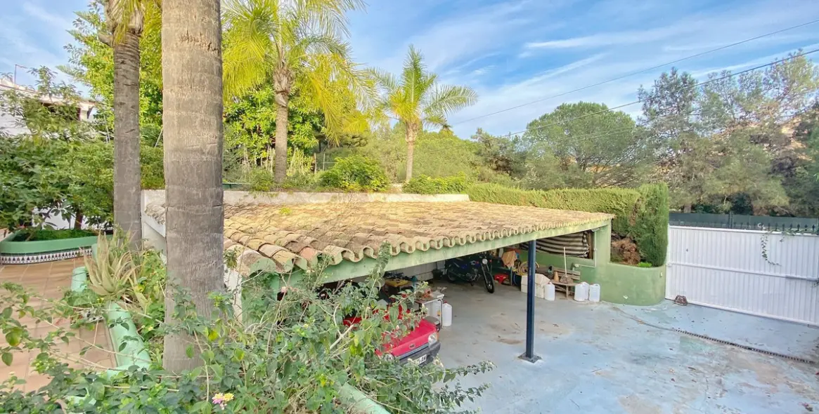 Sale of detached villa in Marbella 11