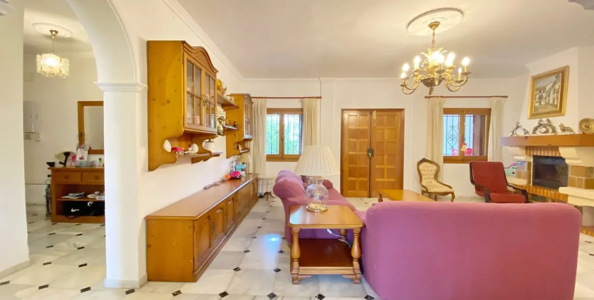 Sale of detached villa in Marbella 16