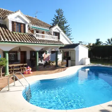 Venta de villa independiente en Marbella