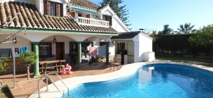 Venta de villa independiente en Marbella 2