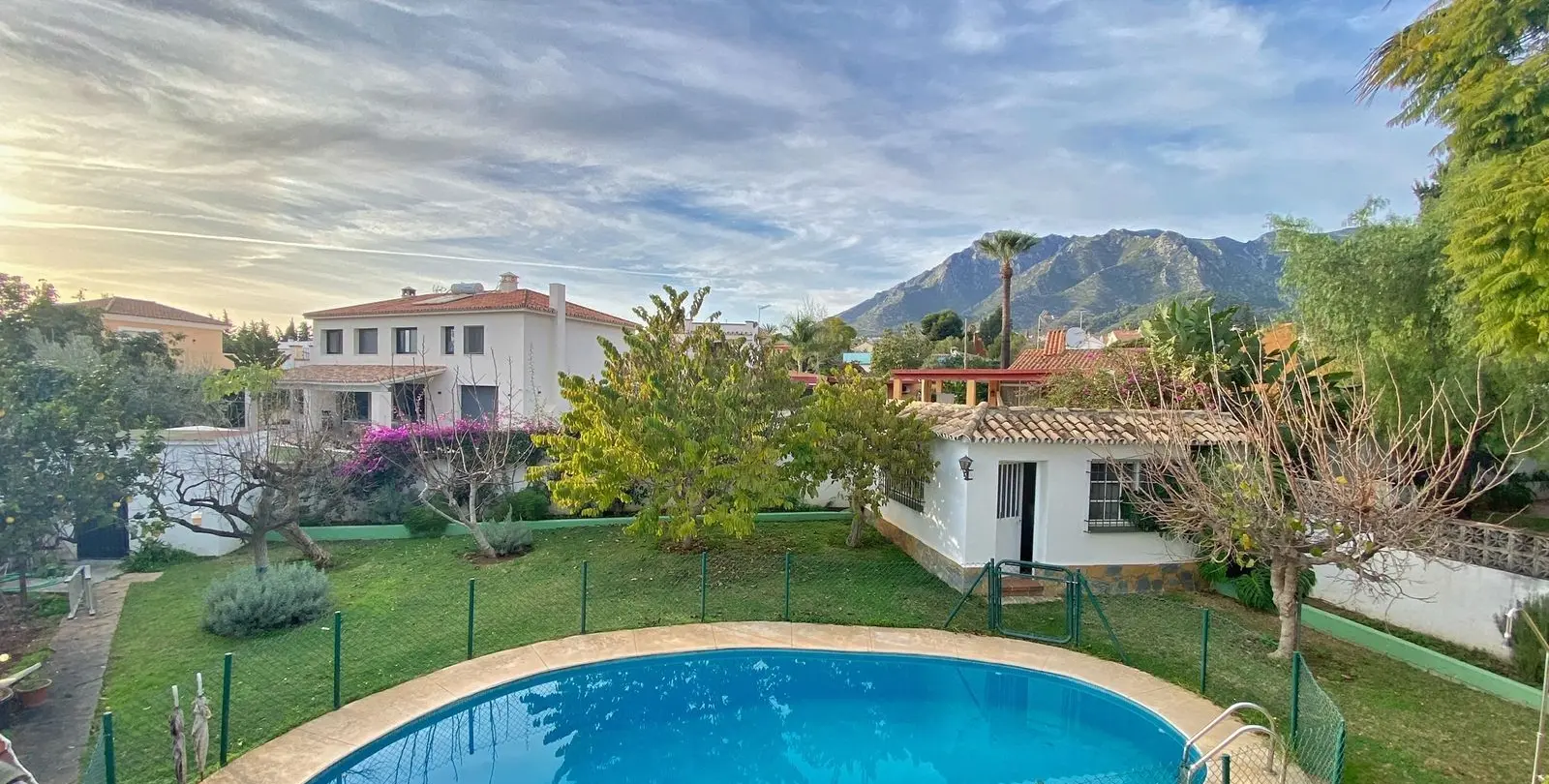 Sale of detached villa in Marbella 8
