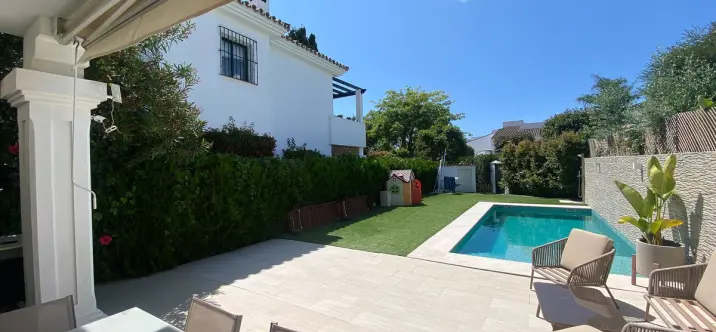 Sale of semi-detached house in San Pedro de Alcántara 0