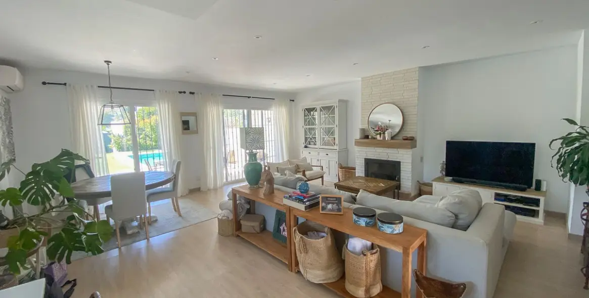 Sale of semi-detached house in San Pedro de Alcántara 4