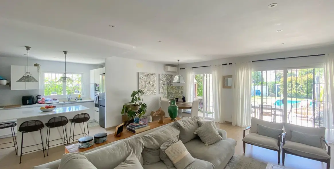 Sale of semi-detached house in San Pedro de Alcántara 6