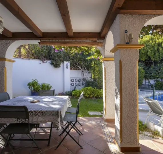 Venta de villa independiente en Guadalmina Alta