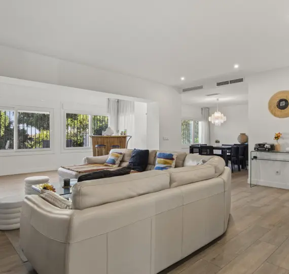 Venta de villa independiente en Guadalmina Alta