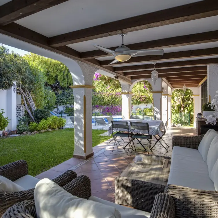 Venta de villa independiente en Guadalmina Alta