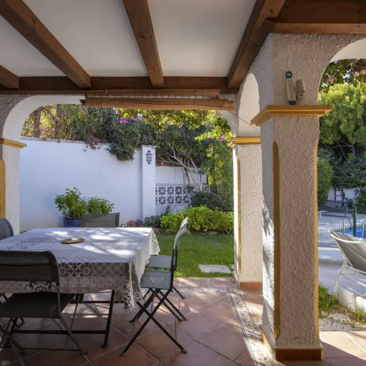Venta de villa independiente en Guadalmina Alta