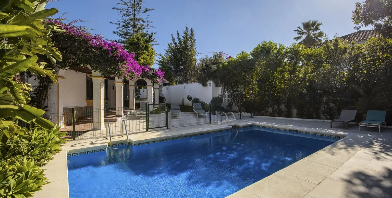 Sale of detached villa in Guadalmina Alta 28