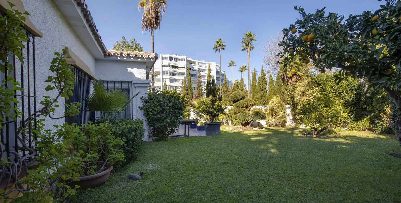 Sale of detached villa in Guadalmina Alta 35