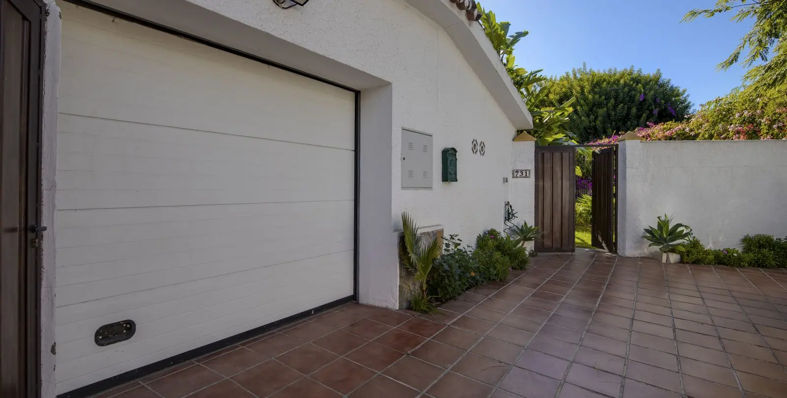 Sale of detached villa in Guadalmina Alta 36