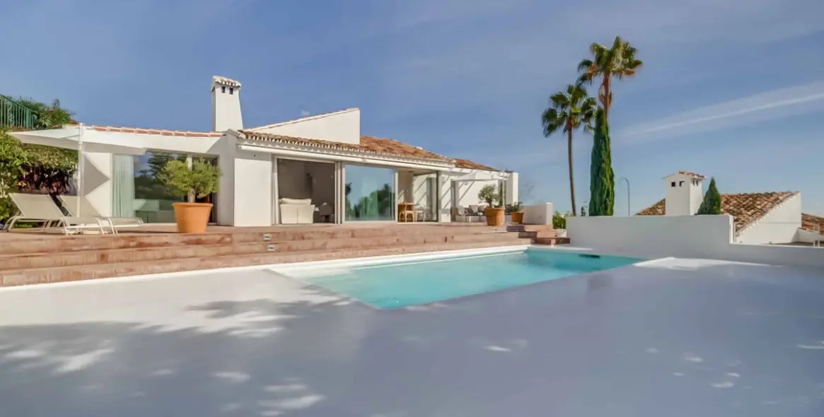 Продажа  отдельно стоящей виллы в Benalmadena 1