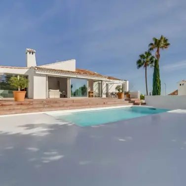 Продажа  отдельно стоящей виллы в Benalmadena