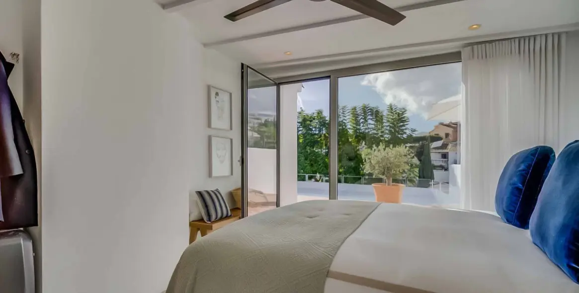 Продажа  отдельно стоящей виллы в Benalmadena 3