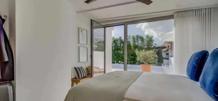 Продажа  отдельно стоящей виллы в Benalmadena 2