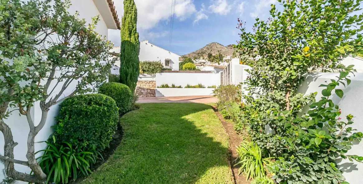 Продажа  отдельно стоящей виллы в Benalmadena 30