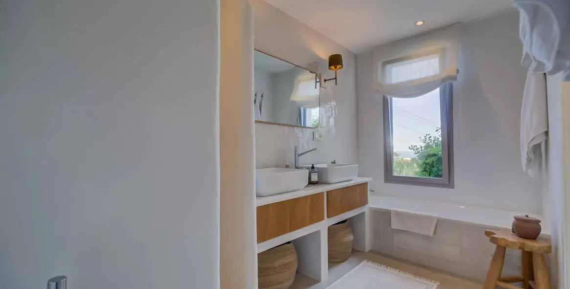 Продажа  отдельно стоящей виллы в Benalmadena 48