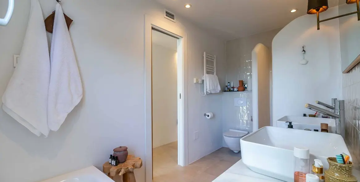 Продажа  отдельно стоящей виллы в Benalmadena 50