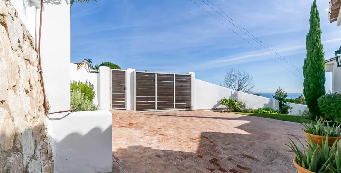 Продажа  отдельно стоящей виллы в Benalmadena 96