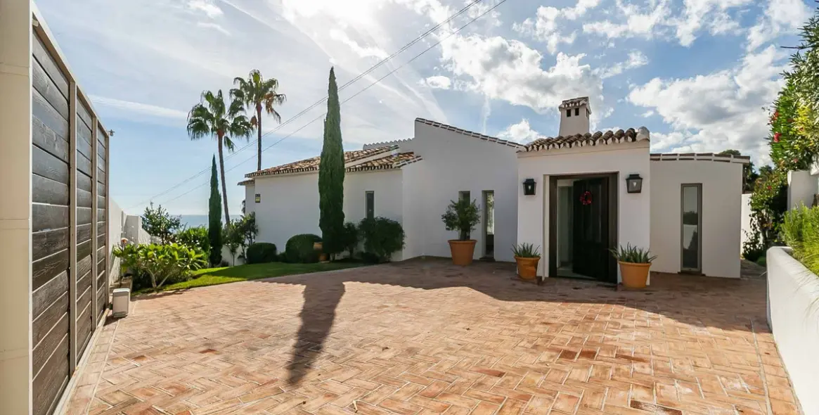 Продажа  отдельно стоящей виллы в Benalmadena 97