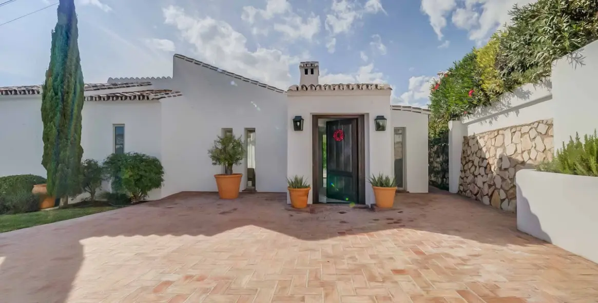 Продажа  отдельно стоящей виллы в Benalmadena 98