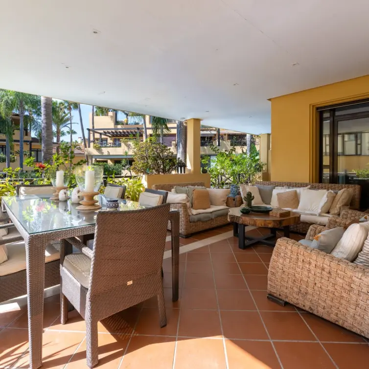 Sale of ground floor apartment in Puerto Banús